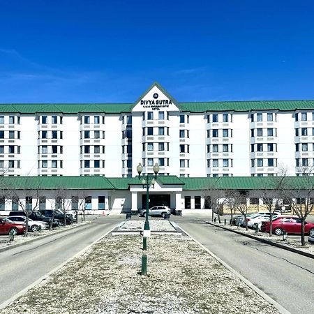 Divya Sutra Plaza And Conference Centre Calgary Airport Hotel Kültér fotó