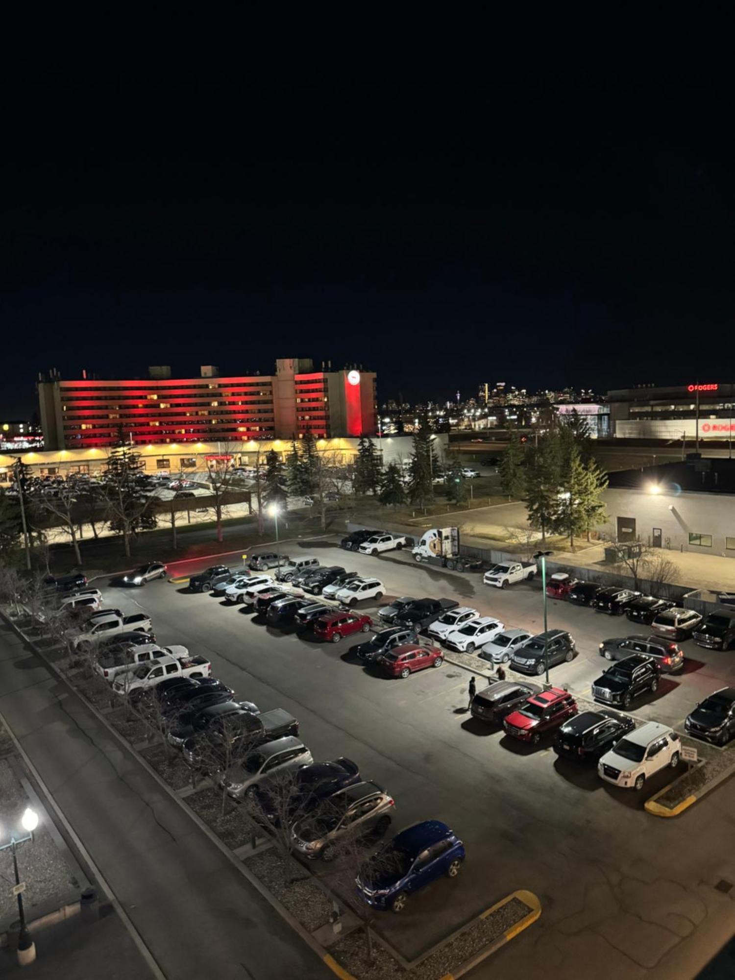 Divya Sutra Plaza And Conference Centre Calgary Airport Hotel Kültér fotó