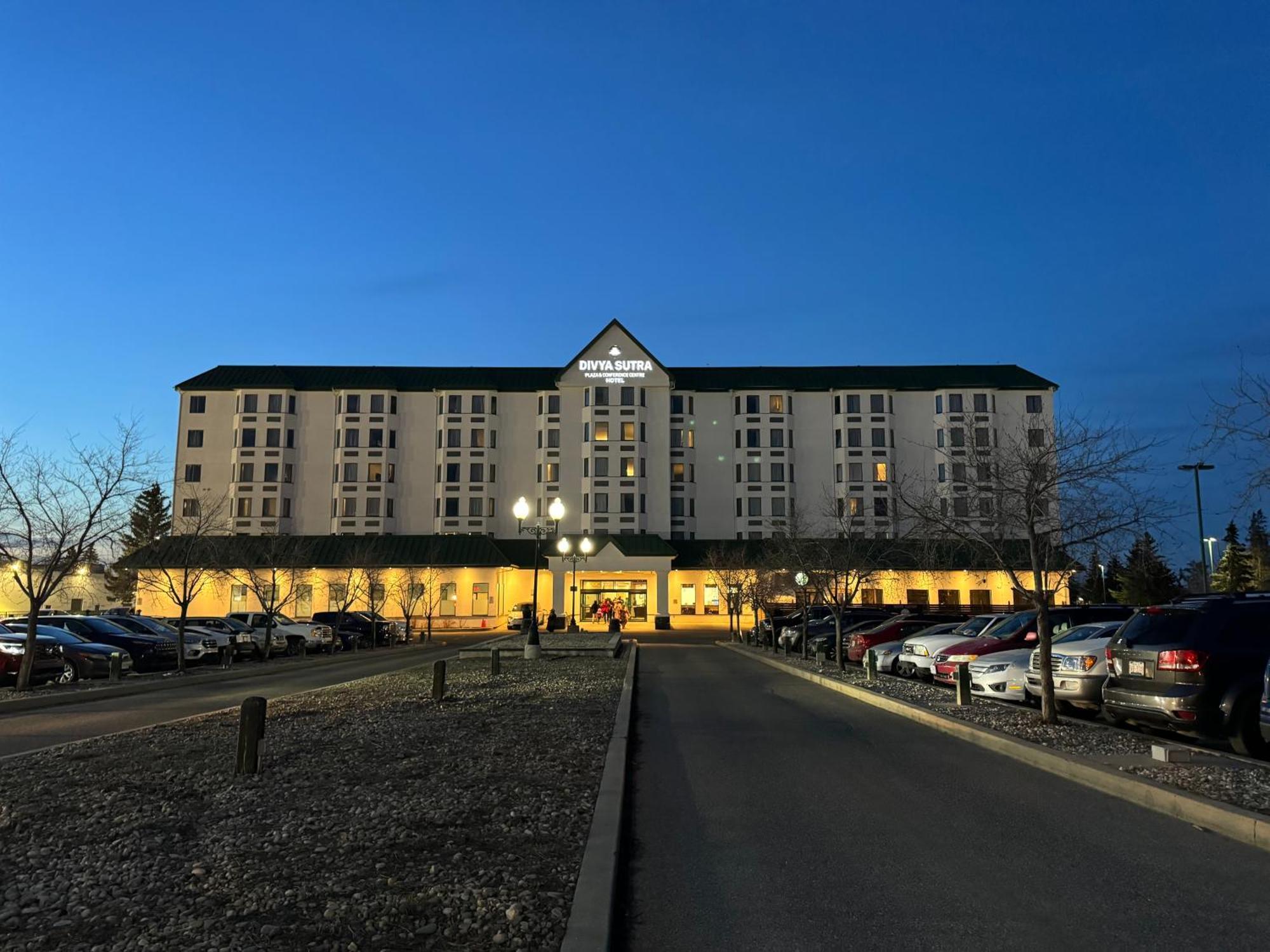 Divya Sutra Plaza And Conference Centre Calgary Airport Hotel Kültér fotó